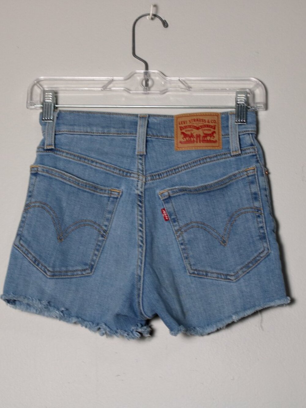 Levi's High Rise Shorts Size 24" - Picture 4 of 10